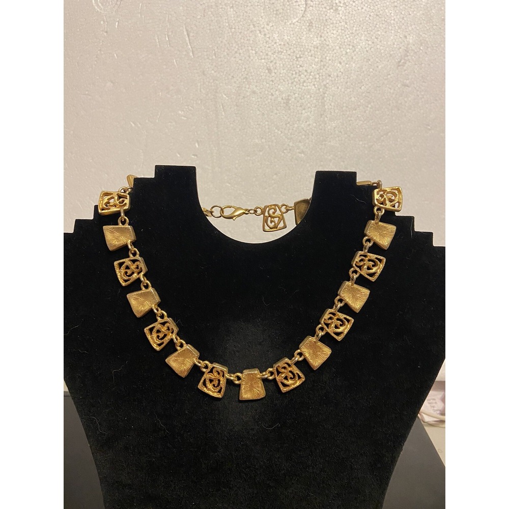 Necklace Choker Goldtone Vintage 16 1/2 in.